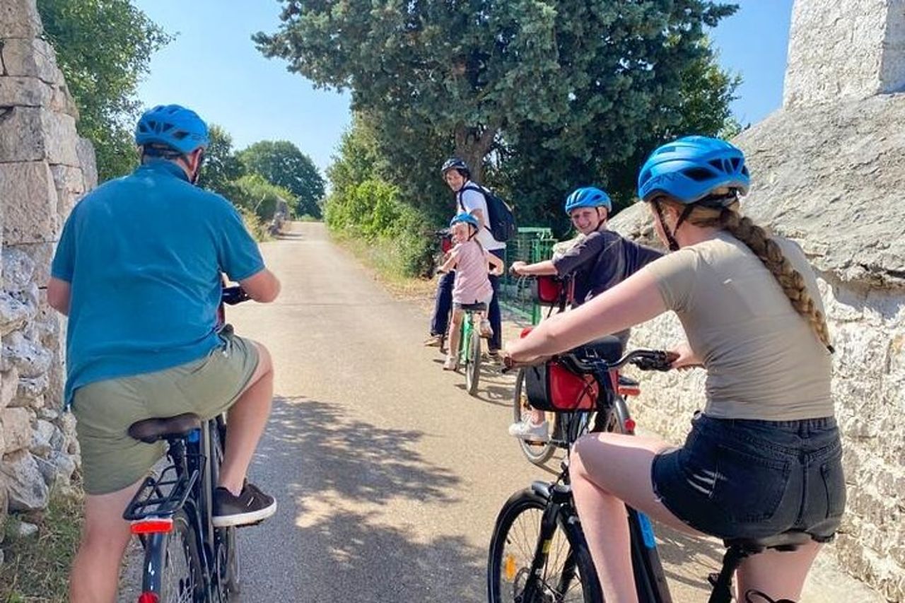 Alberobello in e-bike. Trulli, campagna, mulino ed asinelli — 3