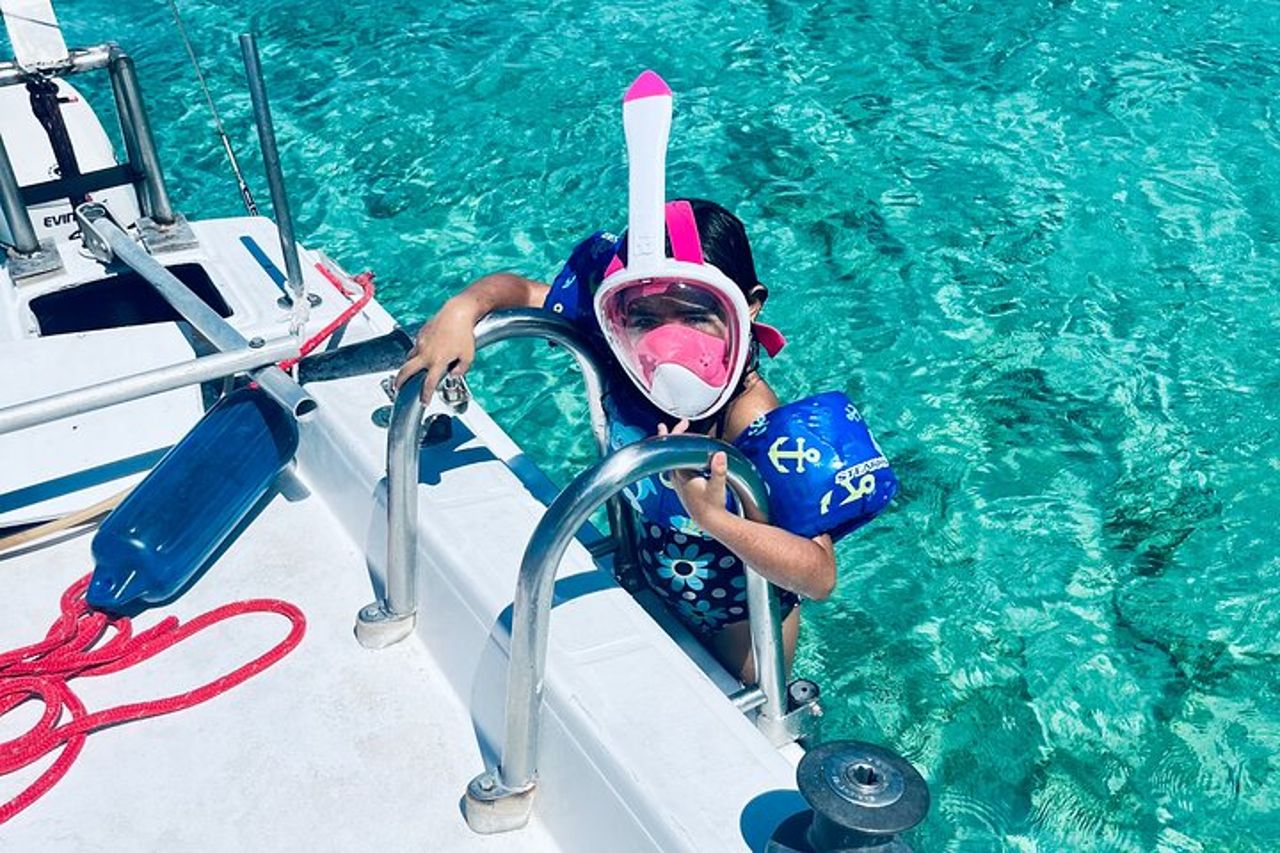 Snorkeling Crociera sull'isola in catamarano — 9