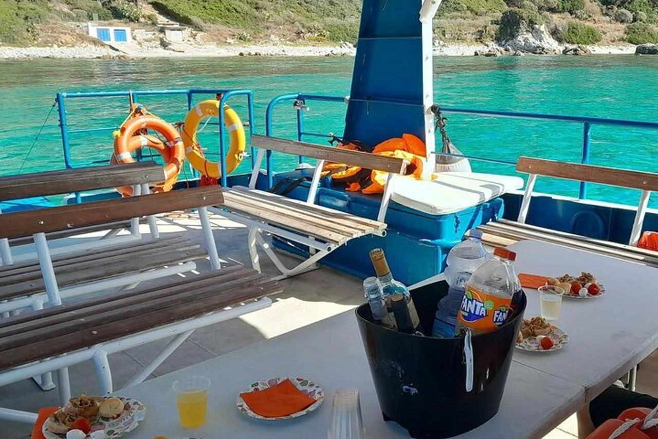 Tour in Barca di Capo Vaticano con Snorkeling e Aperitivo da Tropea — 8