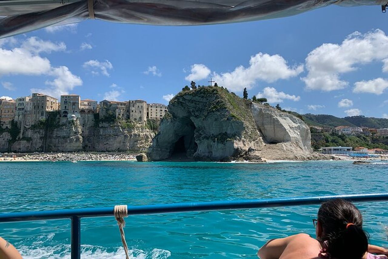 Tour in Barca di Capo Vaticano con Snorkeling e Aperitivo da Tropea — 2