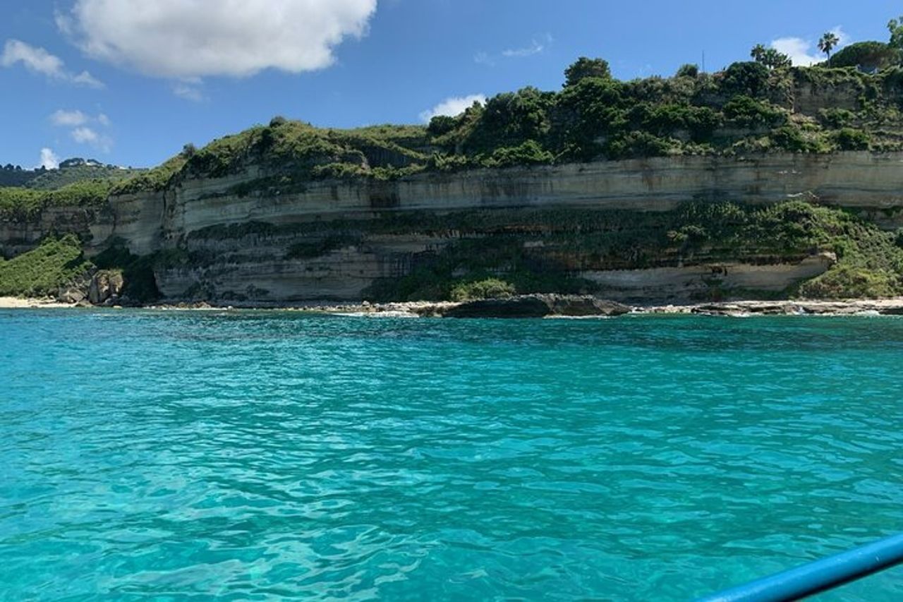 Tour in Barca di Capo Vaticano con Snorkeling e Aperitivo da Tropea — 9