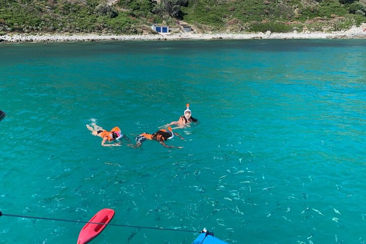 Tour in Barca di Capo Vaticano con Snorkeling e Aperitivo da Tropea — 4