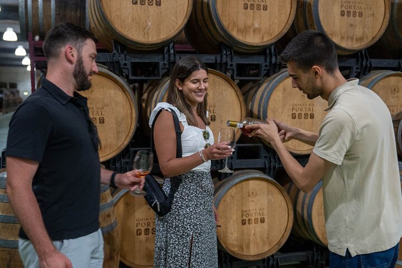Tour del vino della Valle del Douro per piccoli gruppi con pranzo e crociera — 3