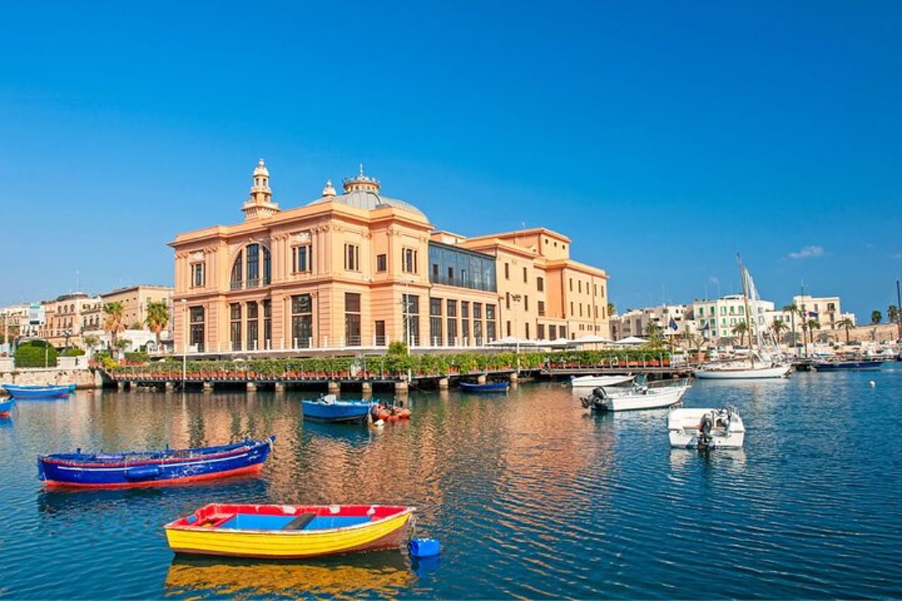 Caccia al tesoro a Bari & tour a piedi con audioguida — 3