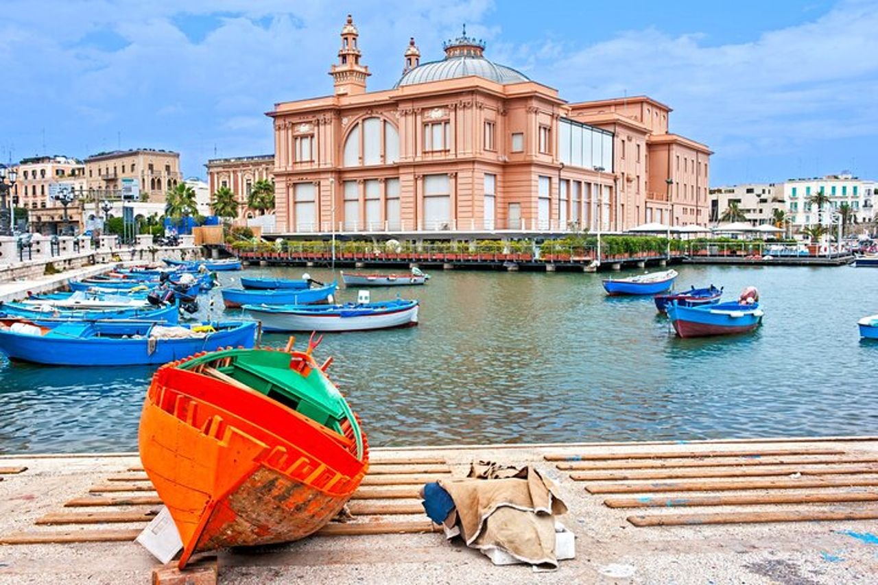Caccia al tesoro a Bari & tour a piedi con audioguida — 7