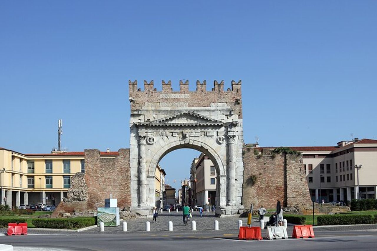 Tour semi-privato di Rimini dei punti salienti della città con la guida più votata — 5