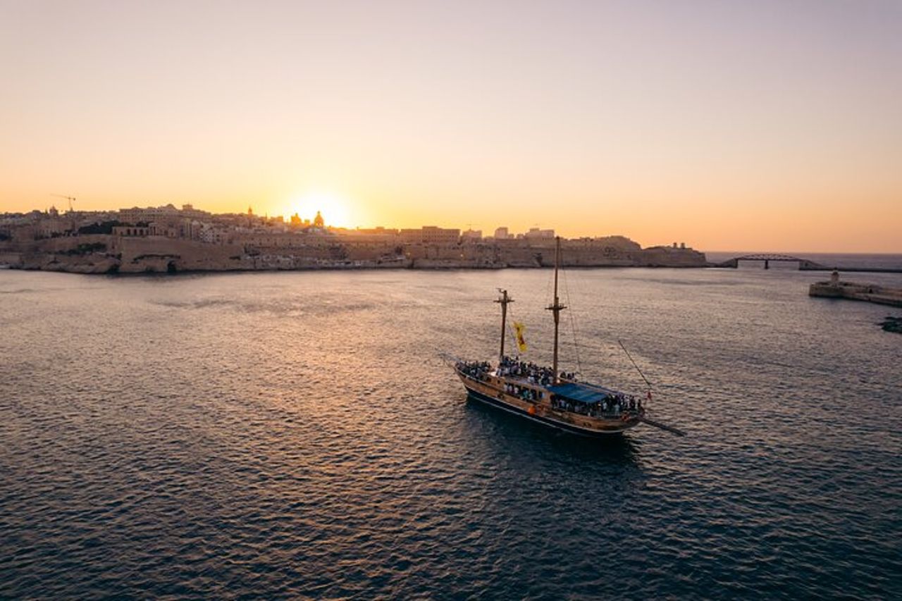 Festa in Nave Lazy Pirate a Malta — 3