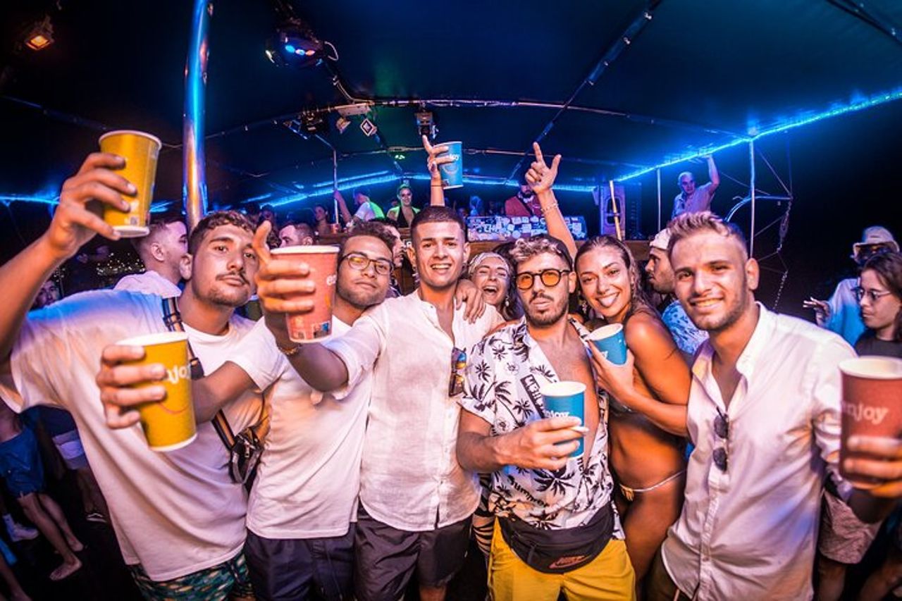 Festa in Nave Lazy Pirate a Malta