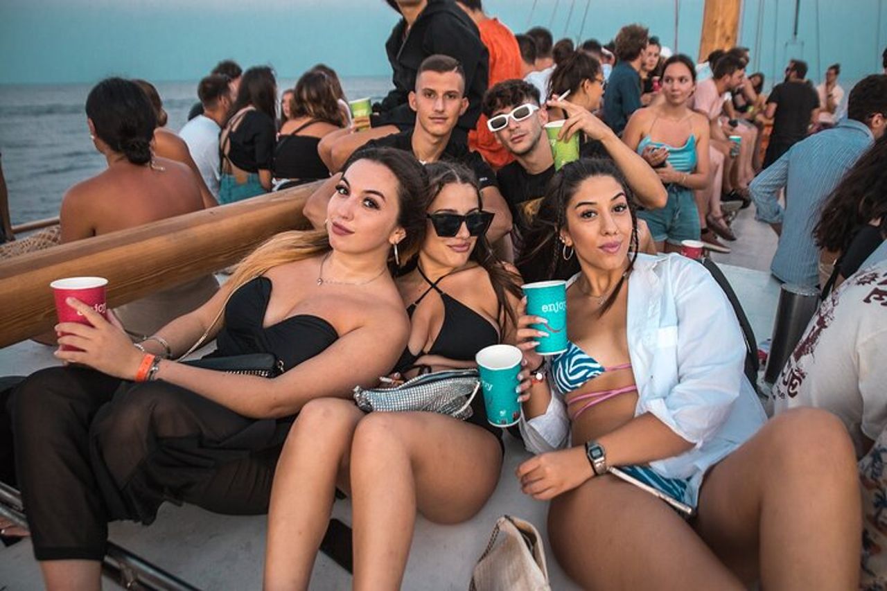 Festa in Nave Lazy Pirate a Malta — 9