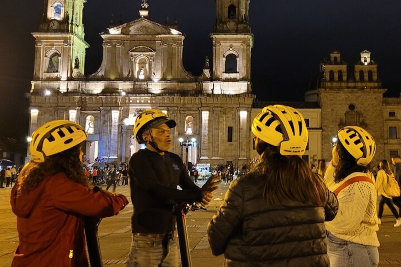 Tour in scooter a Bogotà — 4