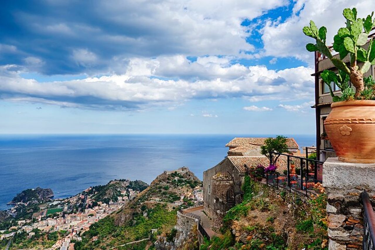 Visita guidata di Giardini Naxos, Castelmola, Taormina da Catania — 2