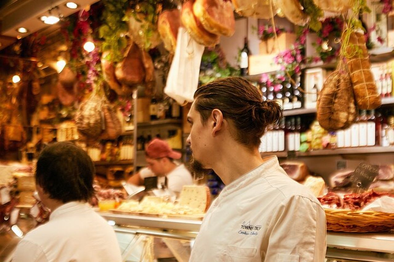 Cooking Class di Nonna & Tour al Mercato con Vino, Lasagna e Tiramisù — 8
