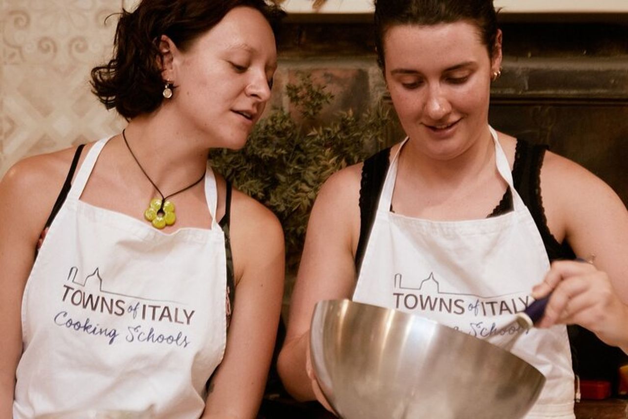 Cooking Class di Nonna & Tour al Mercato con Vino, Lasagna e Tiramisù — 7