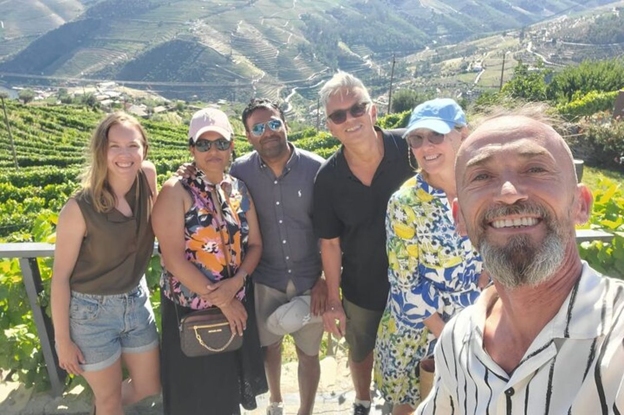 Valle del Douro con due aziende vinicole, gita in barca e pranzo da Porto — 6