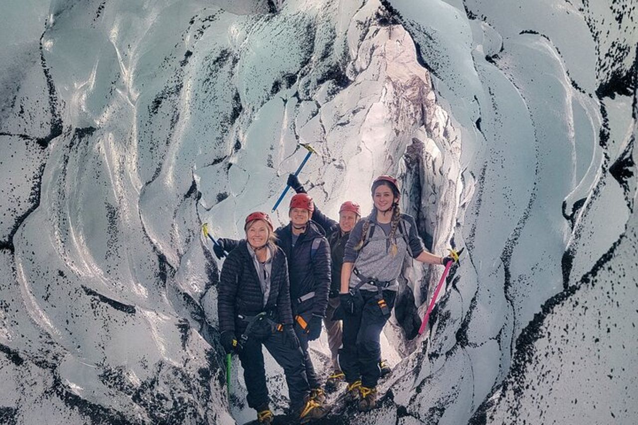 Escursione sul ghiacciaio all'esperienza condivisa di Sólheimajökull — 6