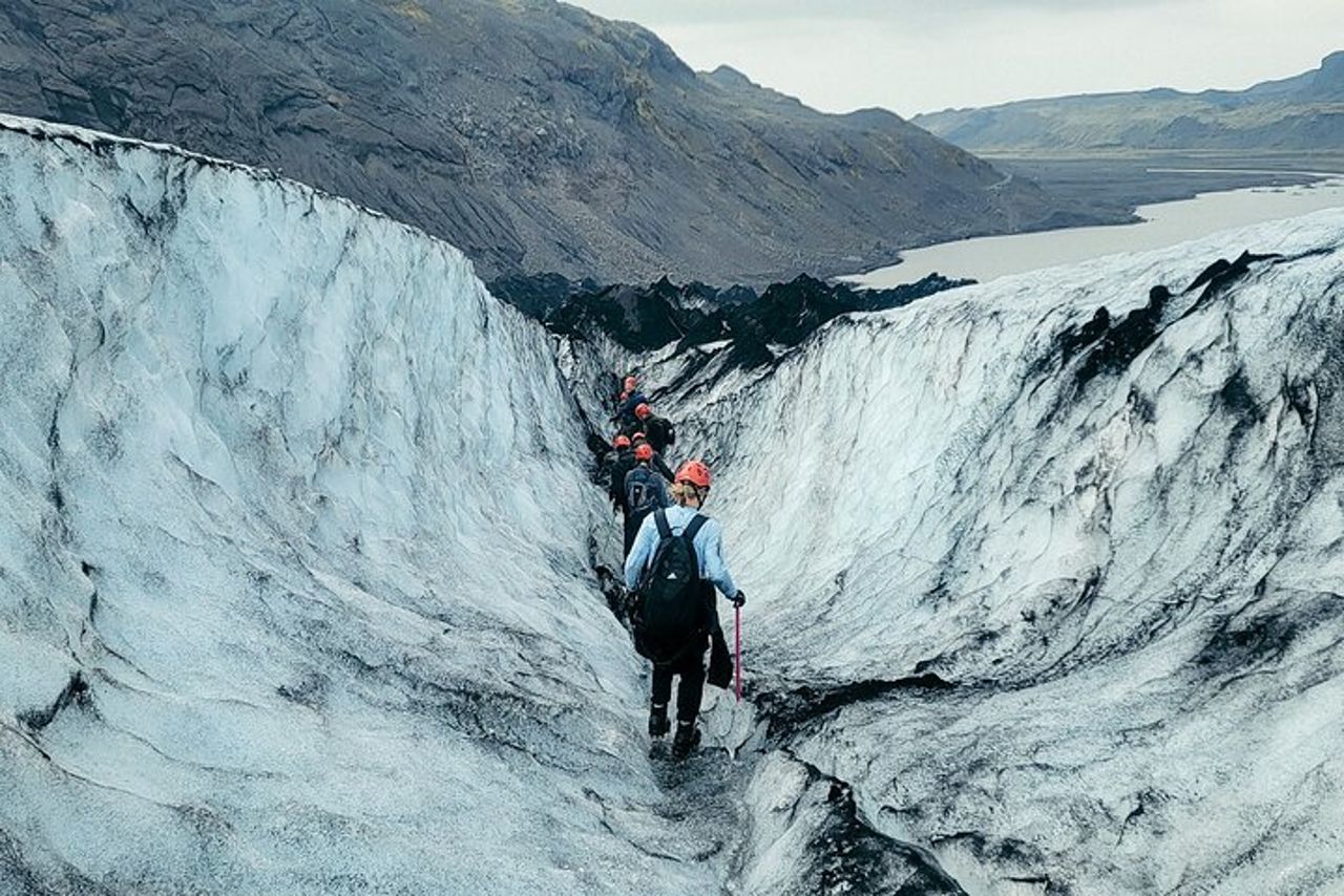 Escursione sul ghiacciaio all'esperienza condivisa di Sólheimajökull — 7