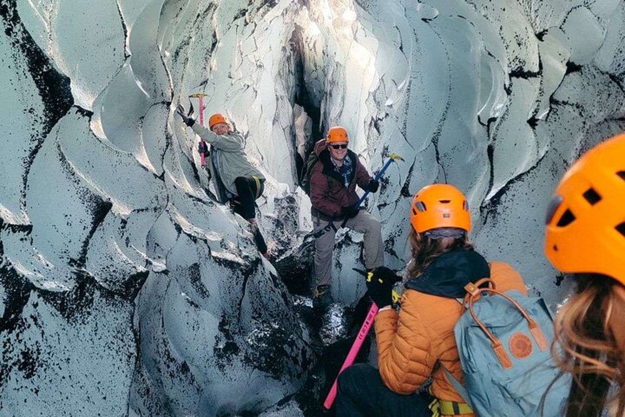 Escursione sul ghiacciaio all'esperienza condivisa di Sólheimajökull — 8