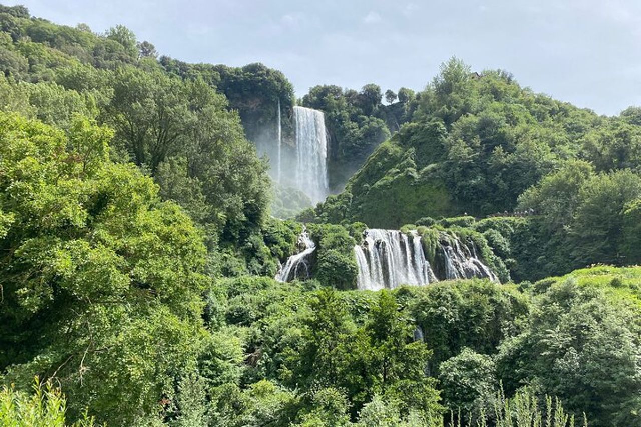 Day Trip: Giro in Kayak sul Lago di Piediluco con pranzo + Cascata delle Marmore — 4
