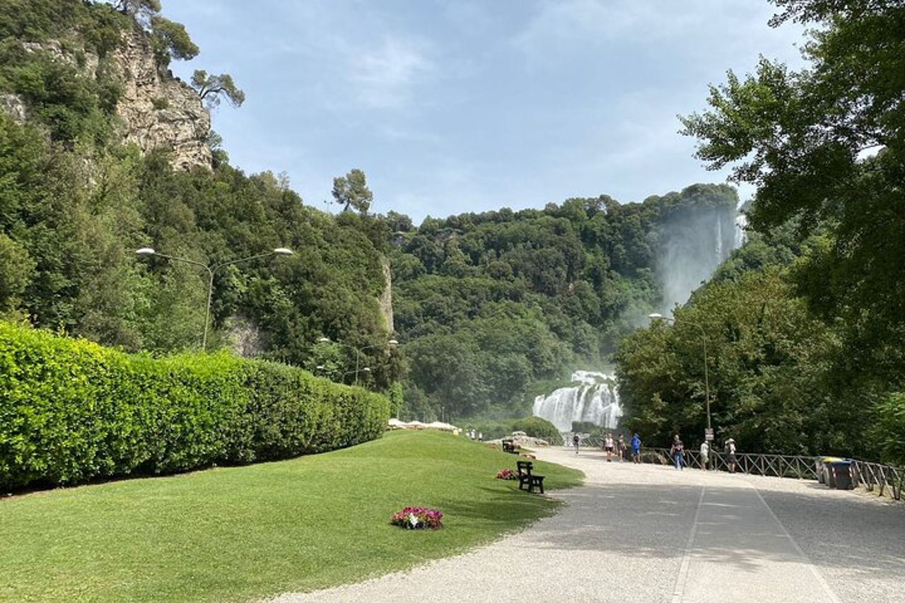 Day Trip: Giro in Kayak sul Lago di Piediluco con pranzo + Cascata delle Marmore — 7