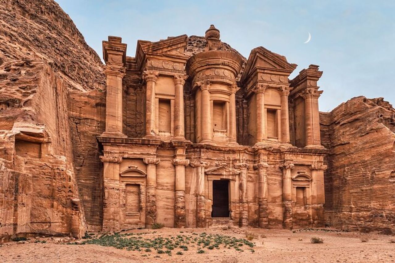 Tour guidato di 4 giorni di Petra Wadi Rum e punti salienti della Giordania — 8