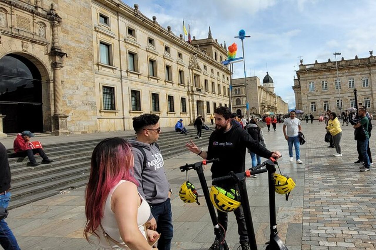 Tour in scooter a Bogotà — 9
