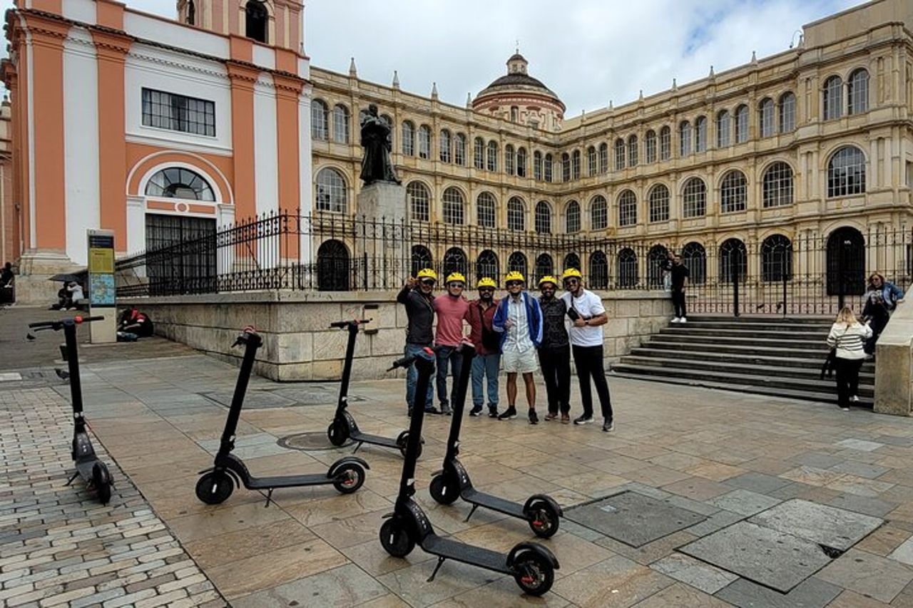 Tour in scooter a Bogotà — 8