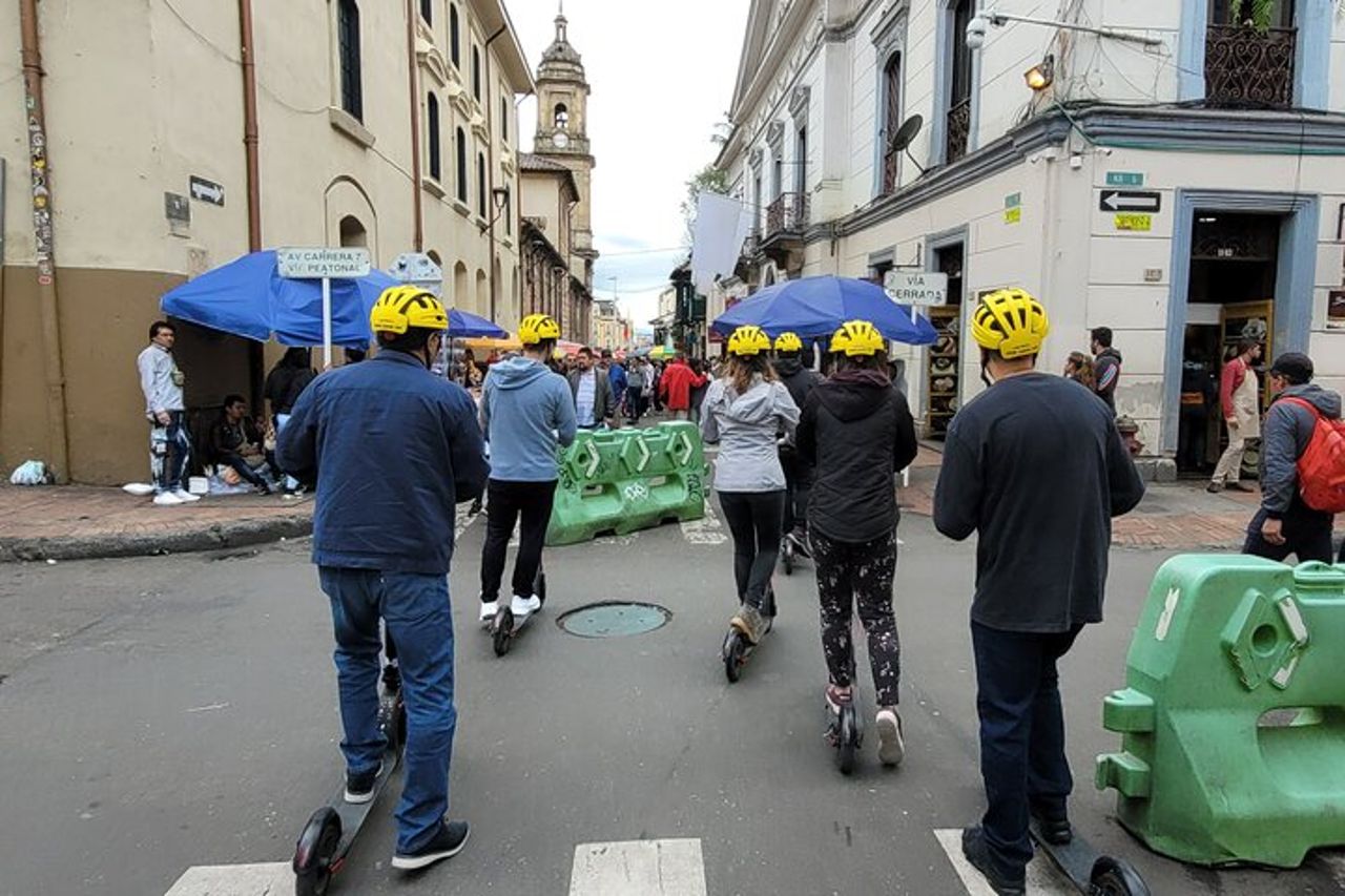 Tour in scooter a Bogotà — 7