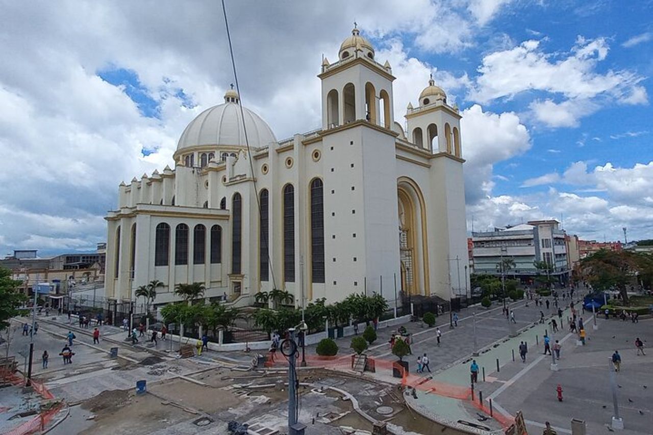 Express Tour Centro Storico San Salvador — 6