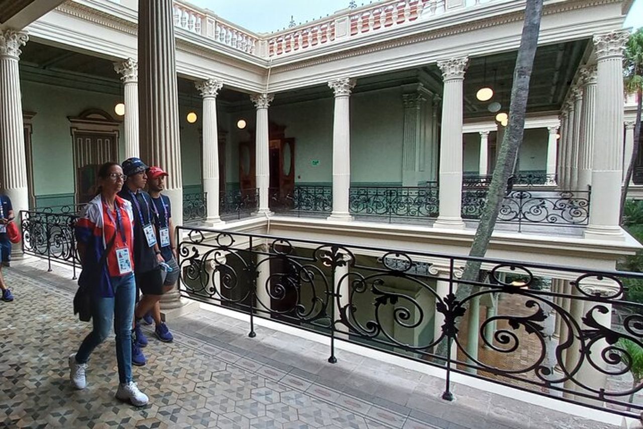 Express Tour Centro Storico San Salvador — 8