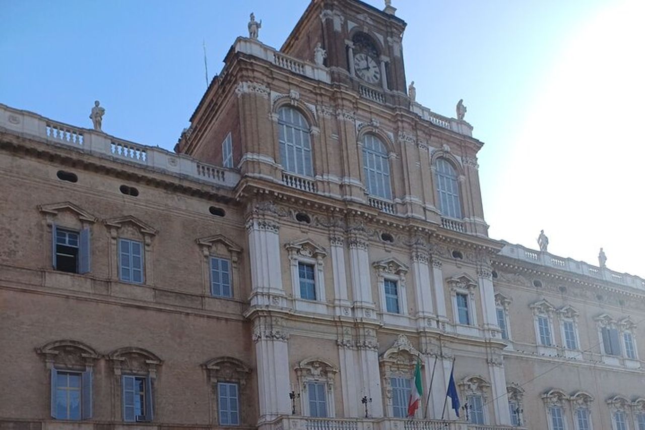 Modena tour gastronomico a piedi con un locale — 2