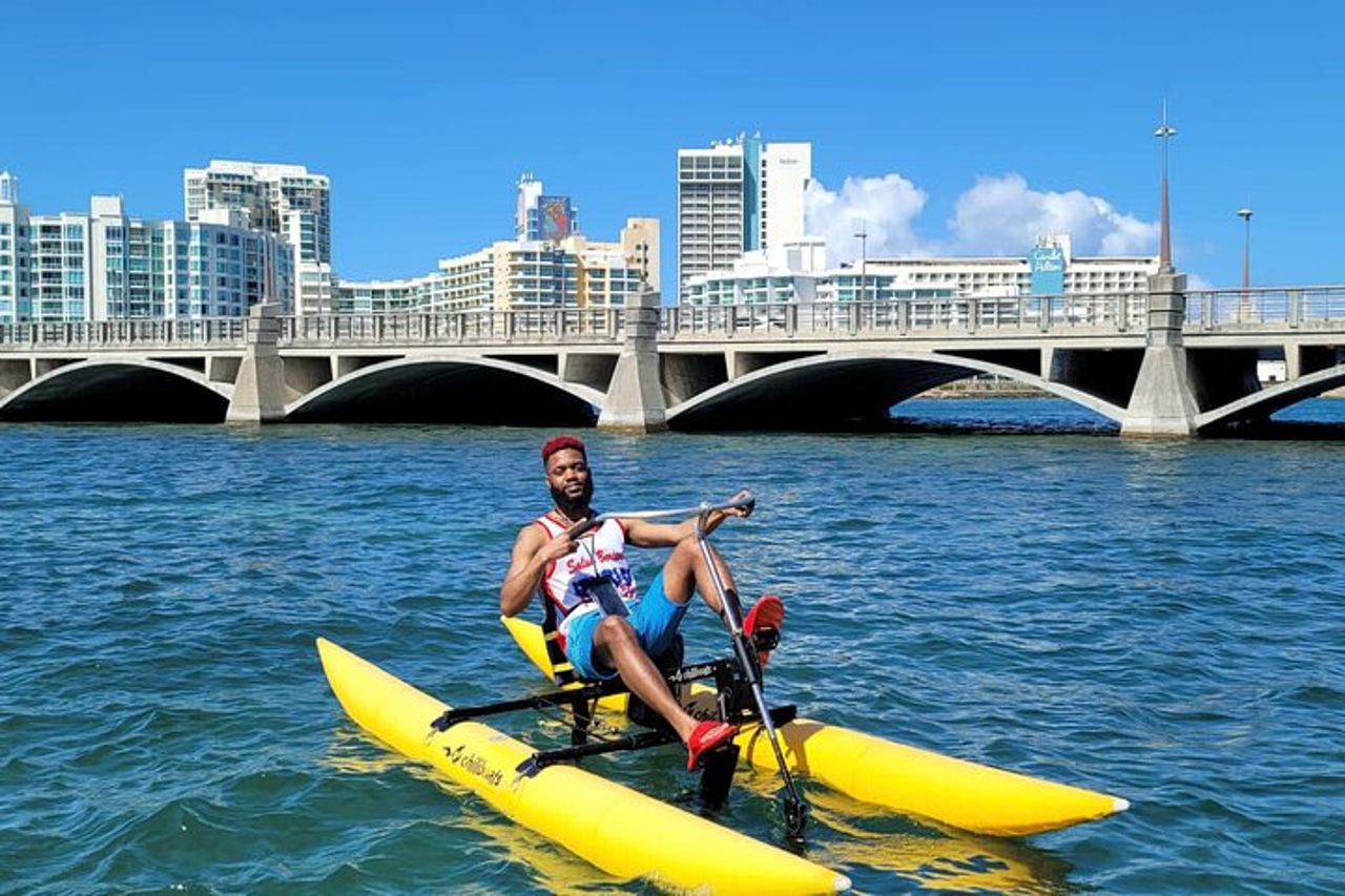 Adventure Water Bike nella laguna di Condado, San Juan — 7