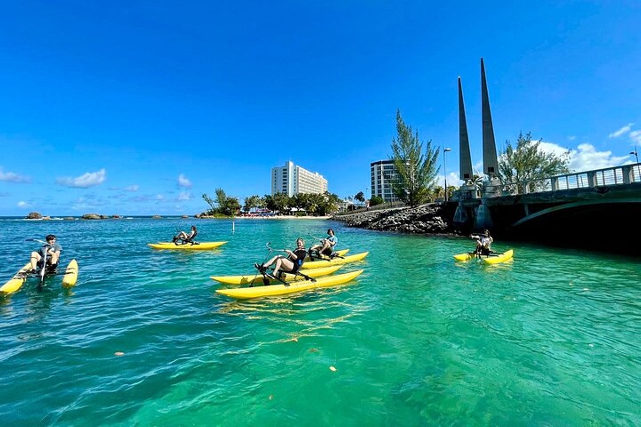 Adventure Water Bike nella laguna di Condado, San Juan — 2
