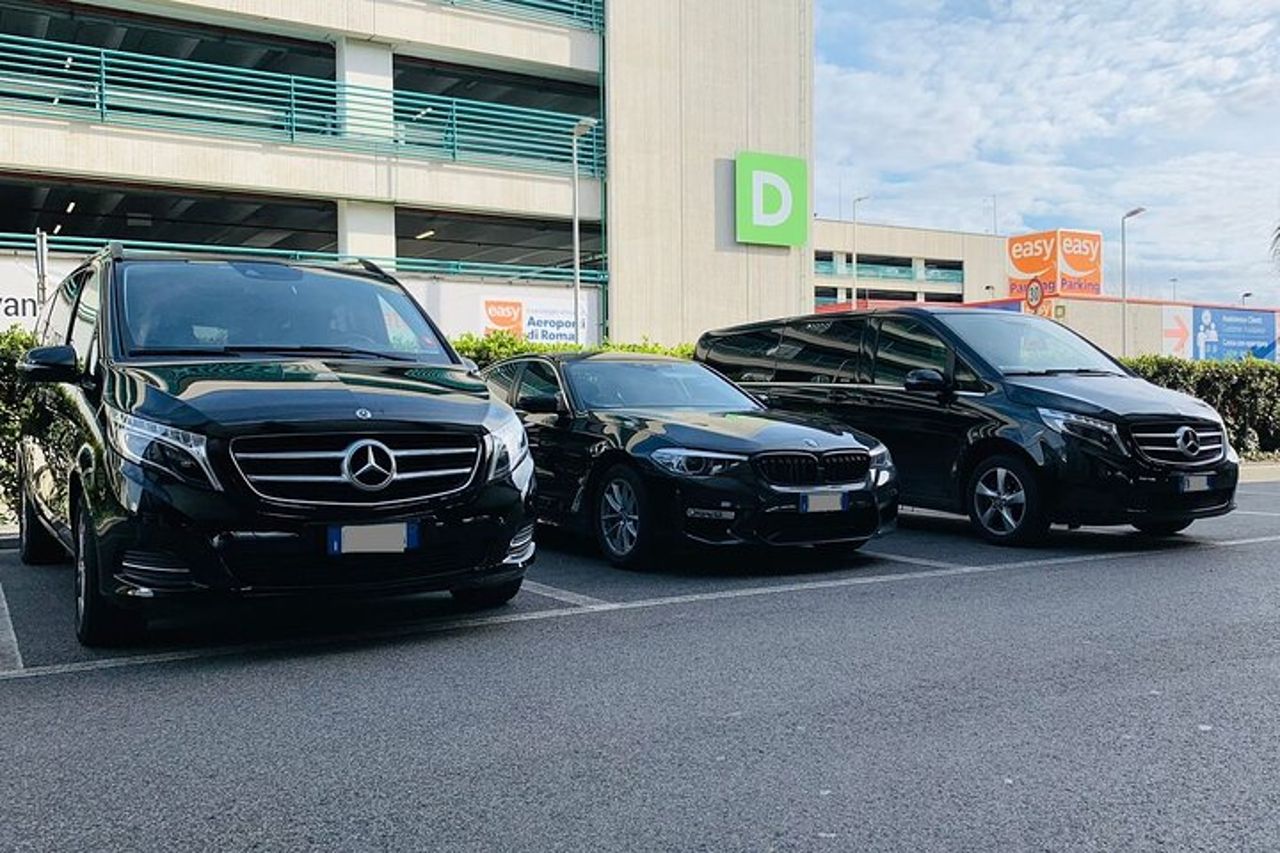 Trasferimento privato dall'Aeroporto PSR di Pescara Abruzzo al porto di Ancona