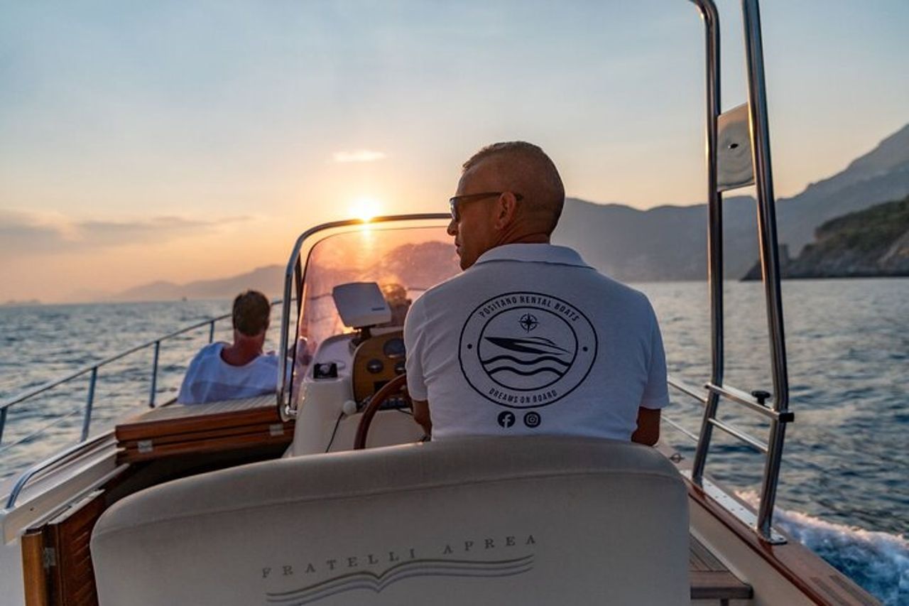Tour del tramonto in barca privata da Positano, Praiano o Amalfi — 3