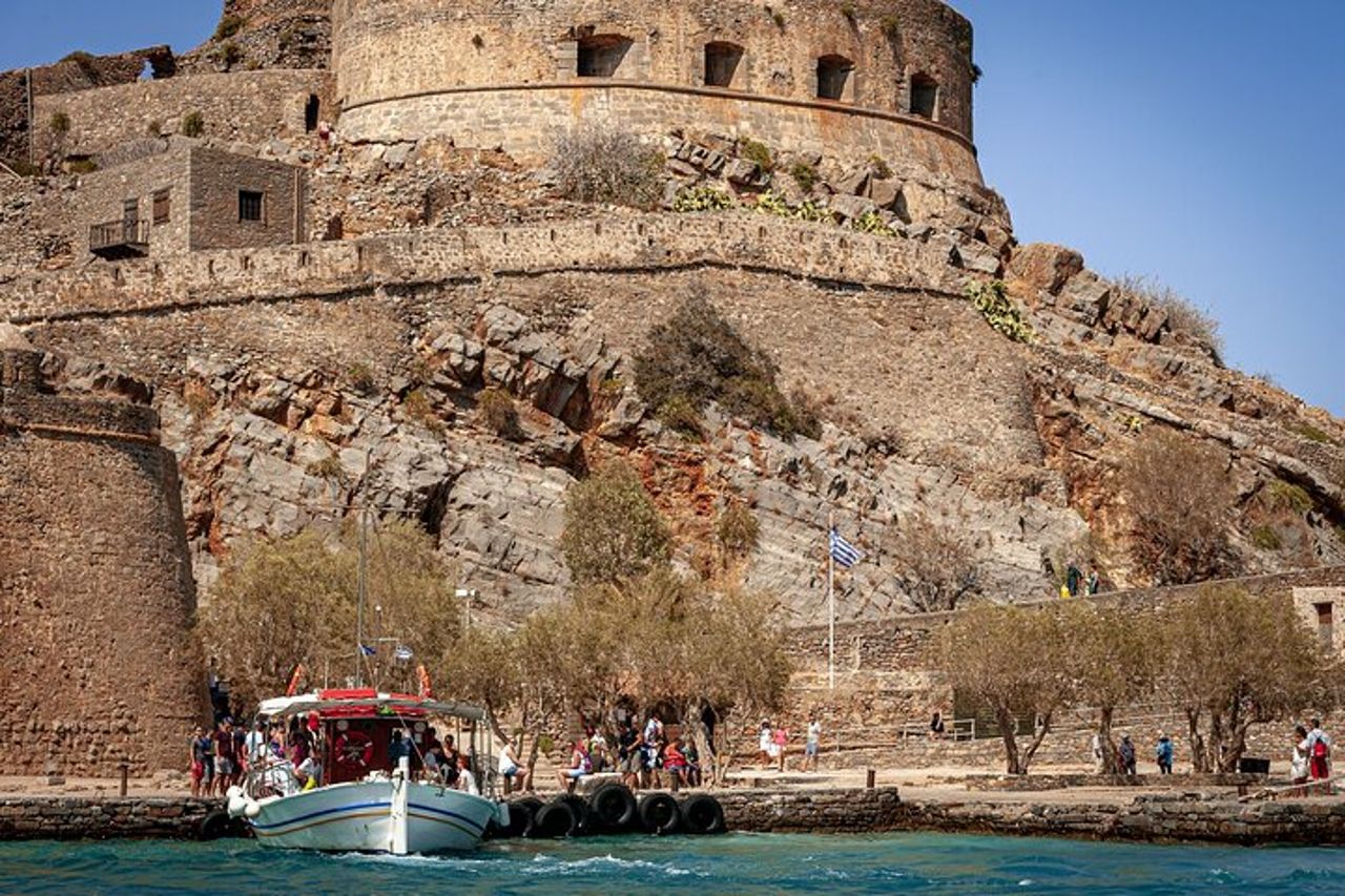 Elounda: tour guidato in barca del Prof. Spinalonga con barbecue + nuoto — 3