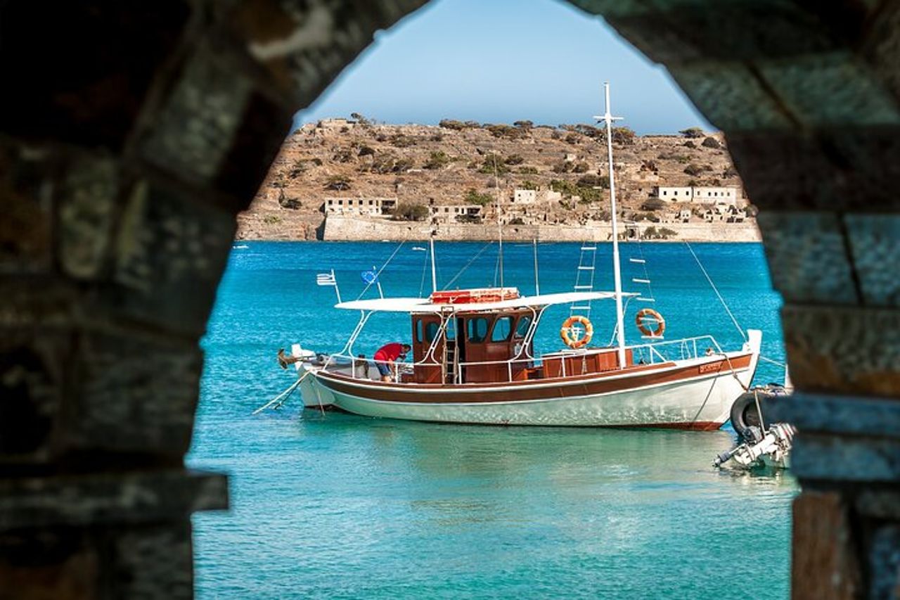 Elounda: tour guidato in barca del Prof. Spinalonga con barbecue + nuoto — 4