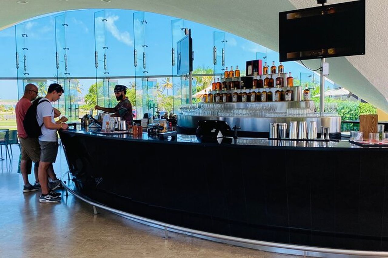 Bacardi Rum Distillery e Old San Juan Tour — 4
