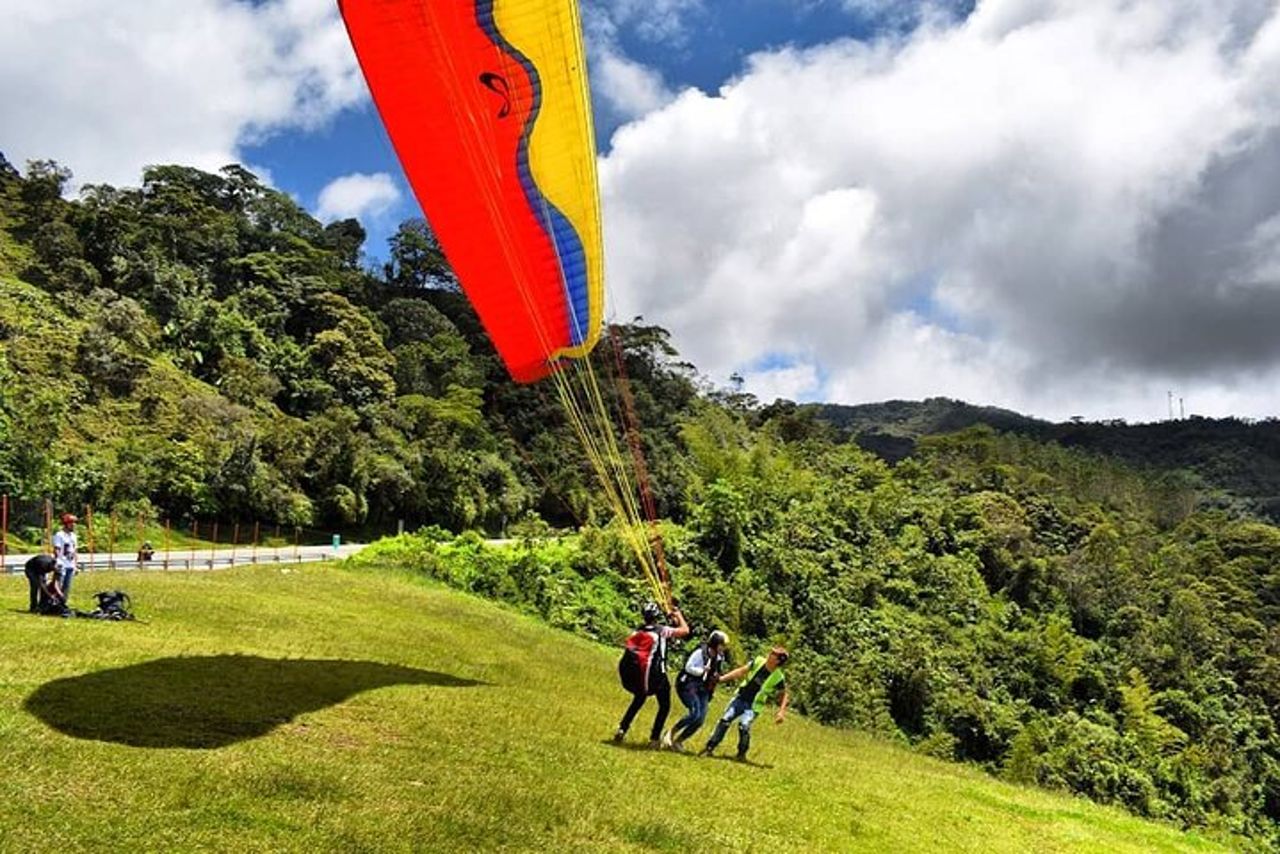 Esperienza privata di parapendio e cascata da Medellin Colombia — 3