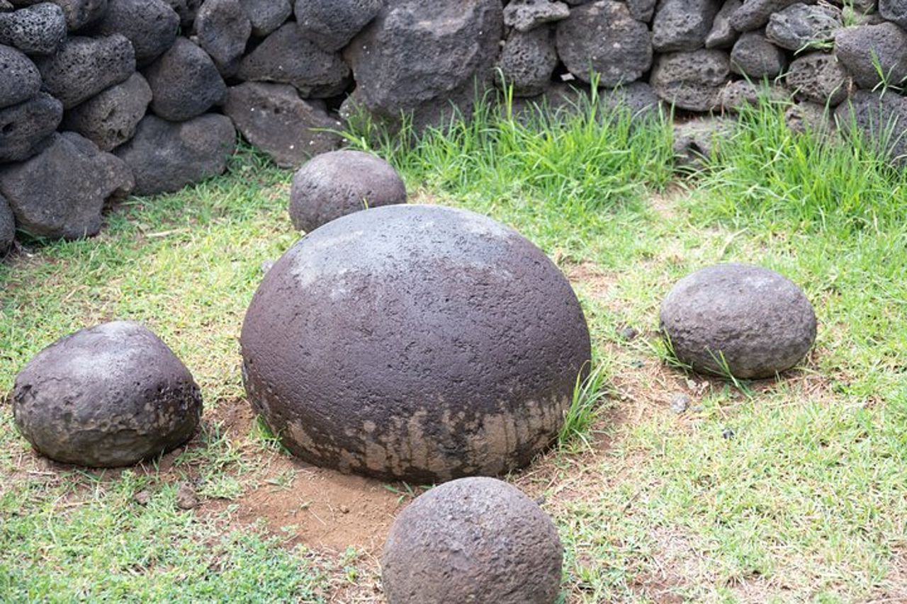 Tour di un'intera giornata a Hotu Matua da Vaihu ad Anakena — 5