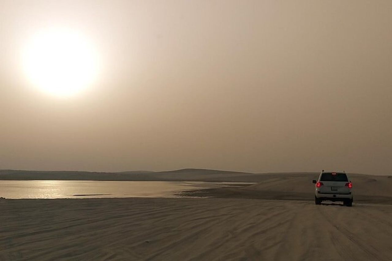 Safari nel deserto del tramonto del Qatar: Dune Bashing & Golden Sands Avventura — 7