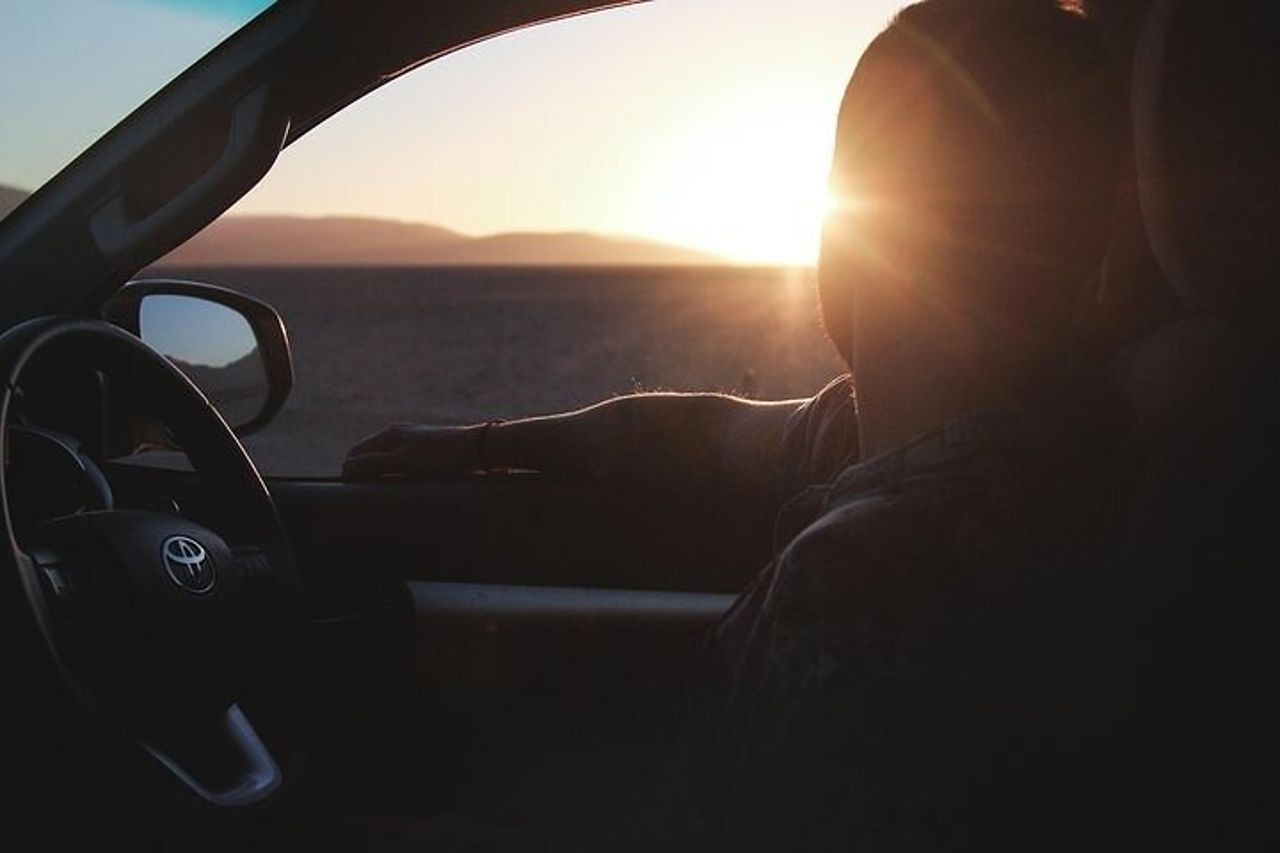 Safari nel deserto del tramonto del Qatar: Dune Bashing & Golden Sands Avventura — 8