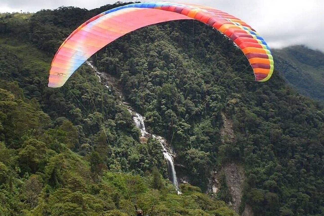 Esperienza privata di parapendio e cascata da Medellin Colombia — 2