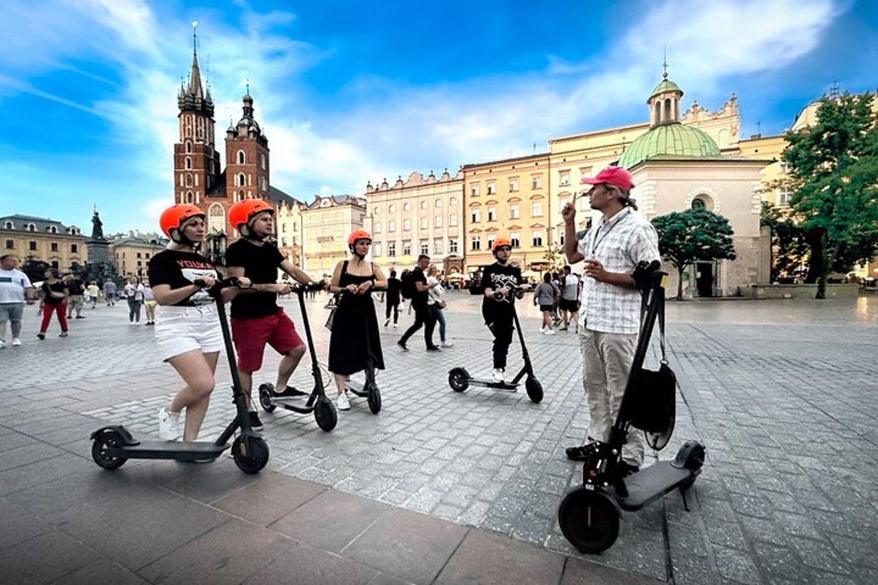 Tour in scooter elettrico: tour della città vecchia - 2 ore di magia! — 2