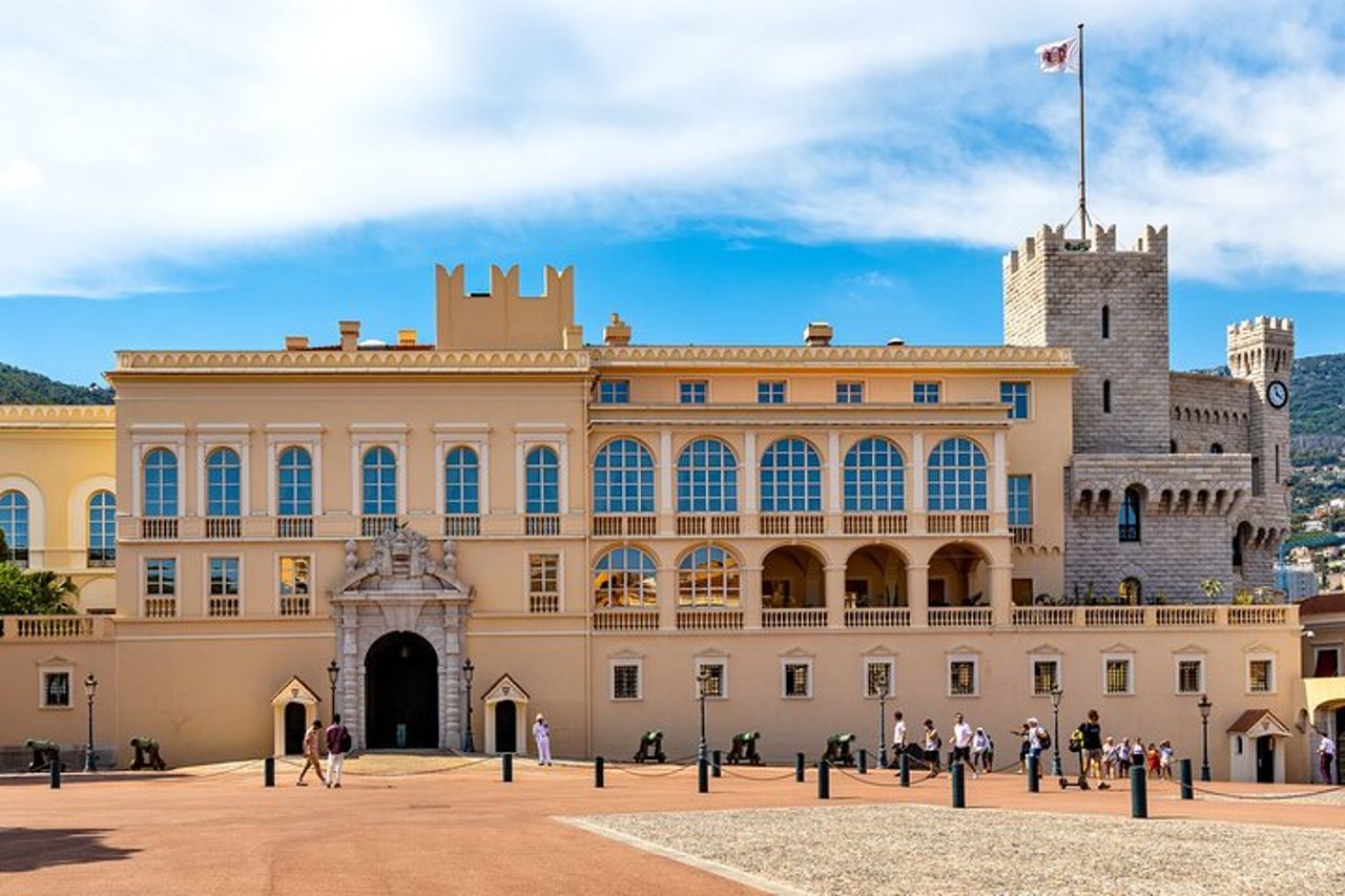 Tour privato di un'intera giornata a Monaco dal porto Hercule — 6