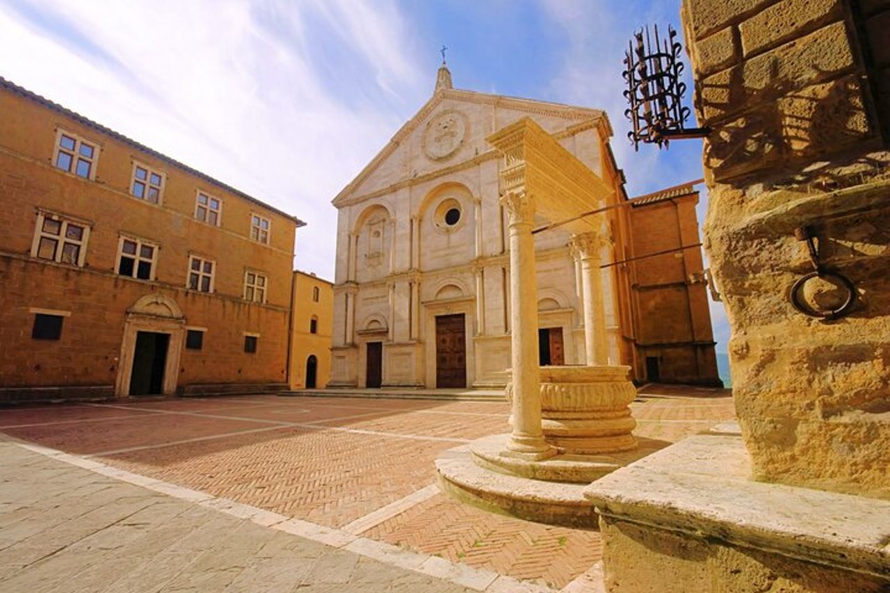 Tour Medievale a Monteriggioni e Val d'Orcia da Firenze — 5