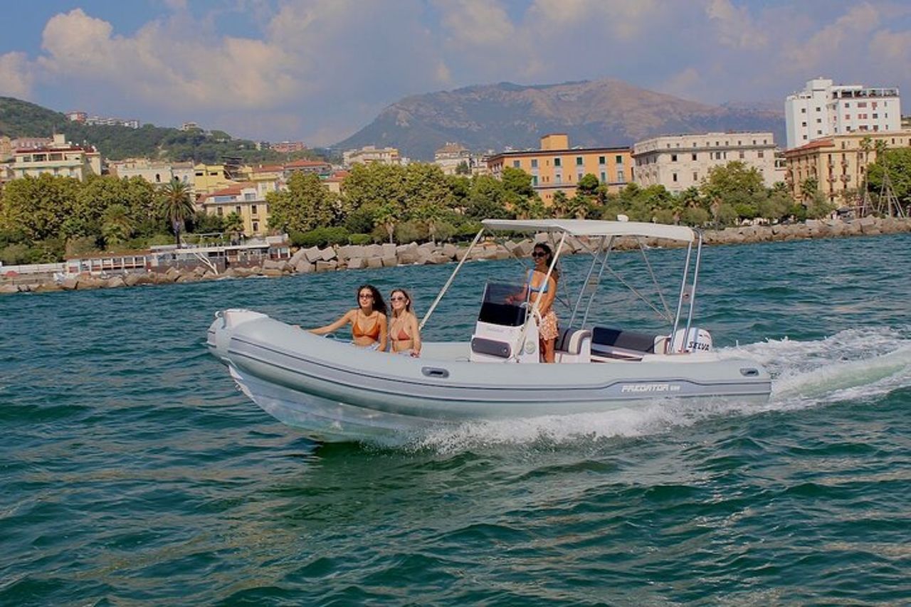 Costiera Amalfitana noleggia un gommone:da Salerno senza patente — 5