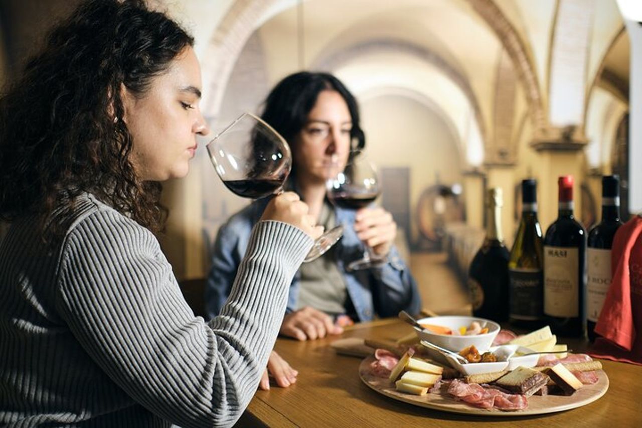 Degustazione di vini vicino alla Casa di Giulietta e all'Arena con Valpolicella — 2