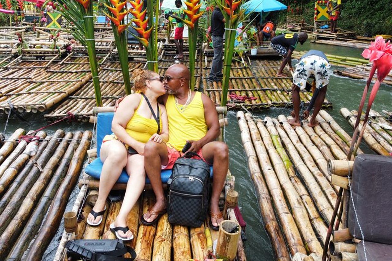 Montego Bay Calcare Massaggi & Rafting di Bambù — 5