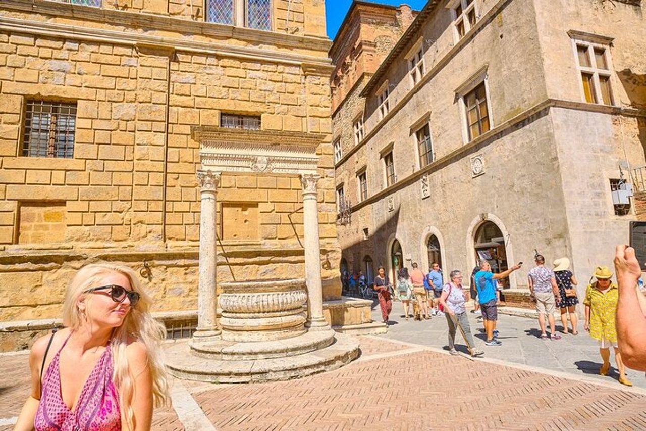 Tour di un'intera giornata in Val d'Orcia e Campi dei Gladiatori con Vini — 9