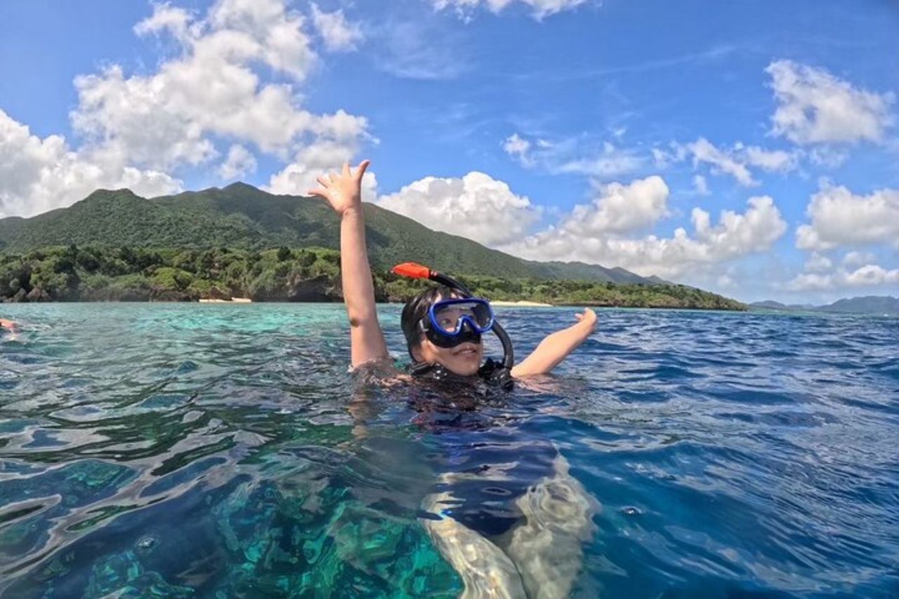 Snorkeling all'Isola Fantasma di Okinawa Ishigaki e alla Grotta Blu — 9